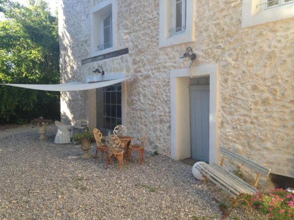 Le Moulin De Sonnailles Bed & Breakfast Cabries Exterior photo