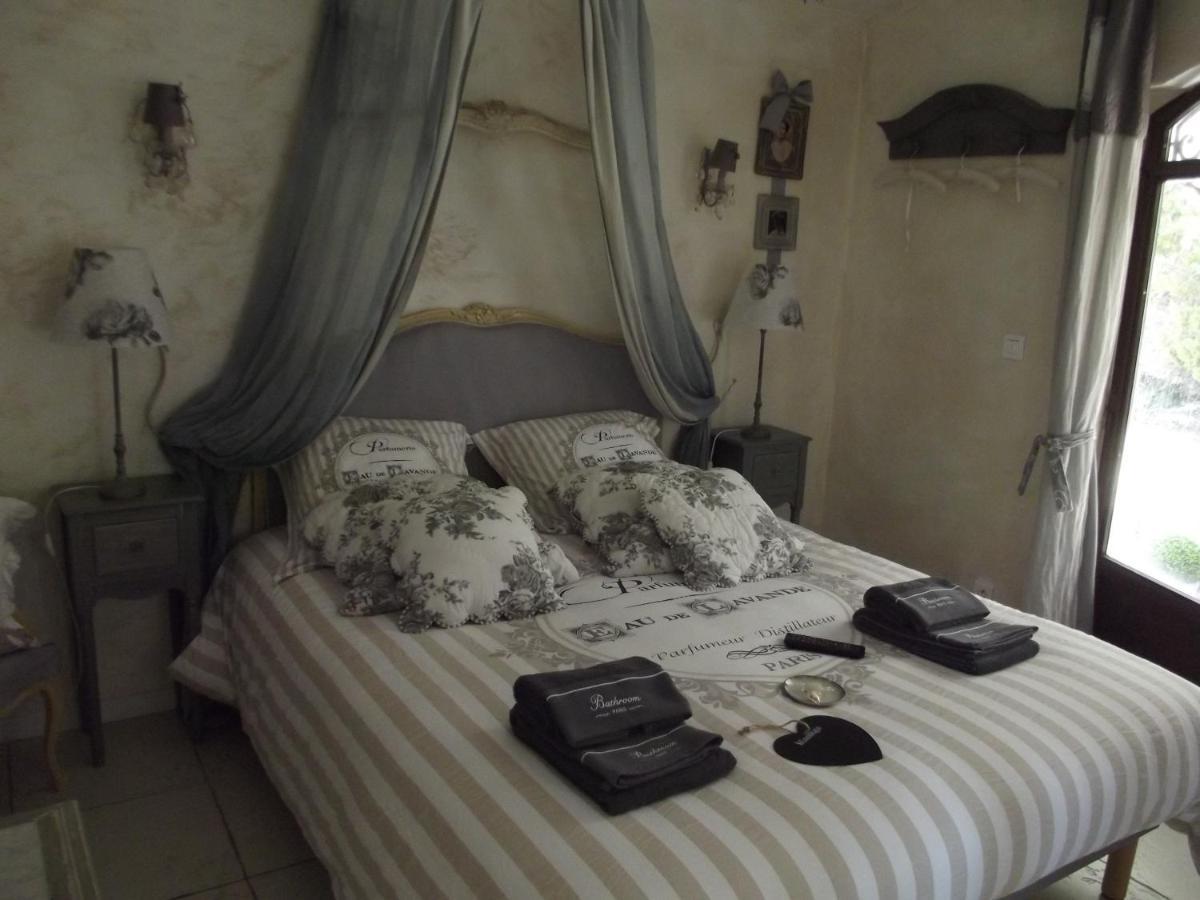 Le Moulin De Sonnailles Bed & Breakfast Cabries Room photo