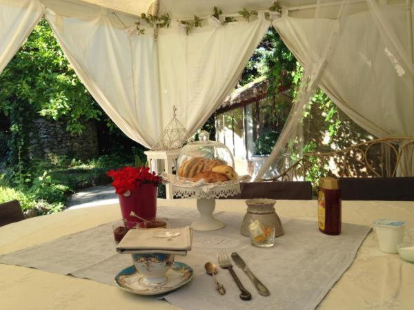 Le Moulin De Sonnailles Bed & Breakfast Cabries Exterior photo