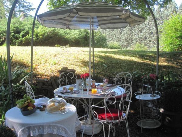 Le Moulin De Sonnailles Bed & Breakfast Cabries Exterior photo