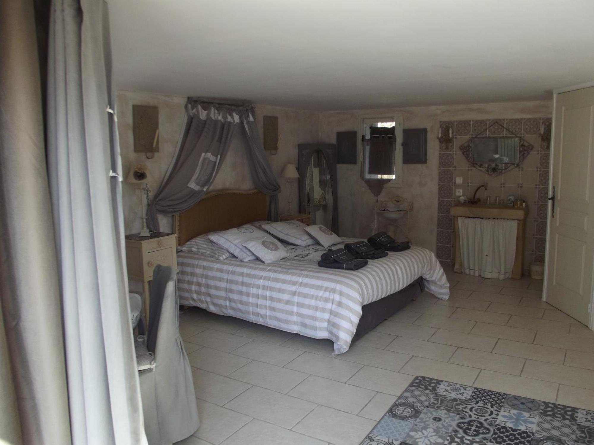 Le Moulin De Sonnailles Bed & Breakfast Cabries Room photo